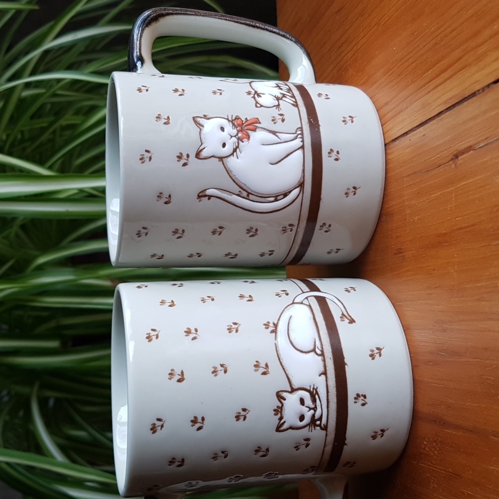 Set of handpainted cat mugs